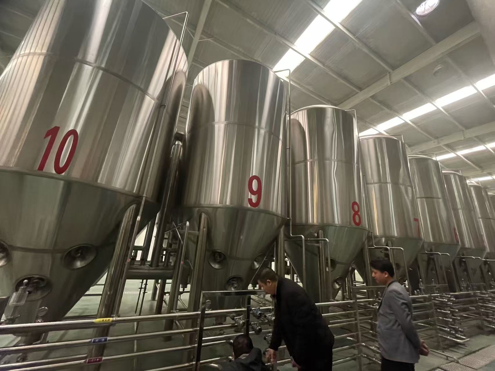 裕华精酿啤酒设备厂—平面布置、设备设计、制造、调试、培训等一条龙服务